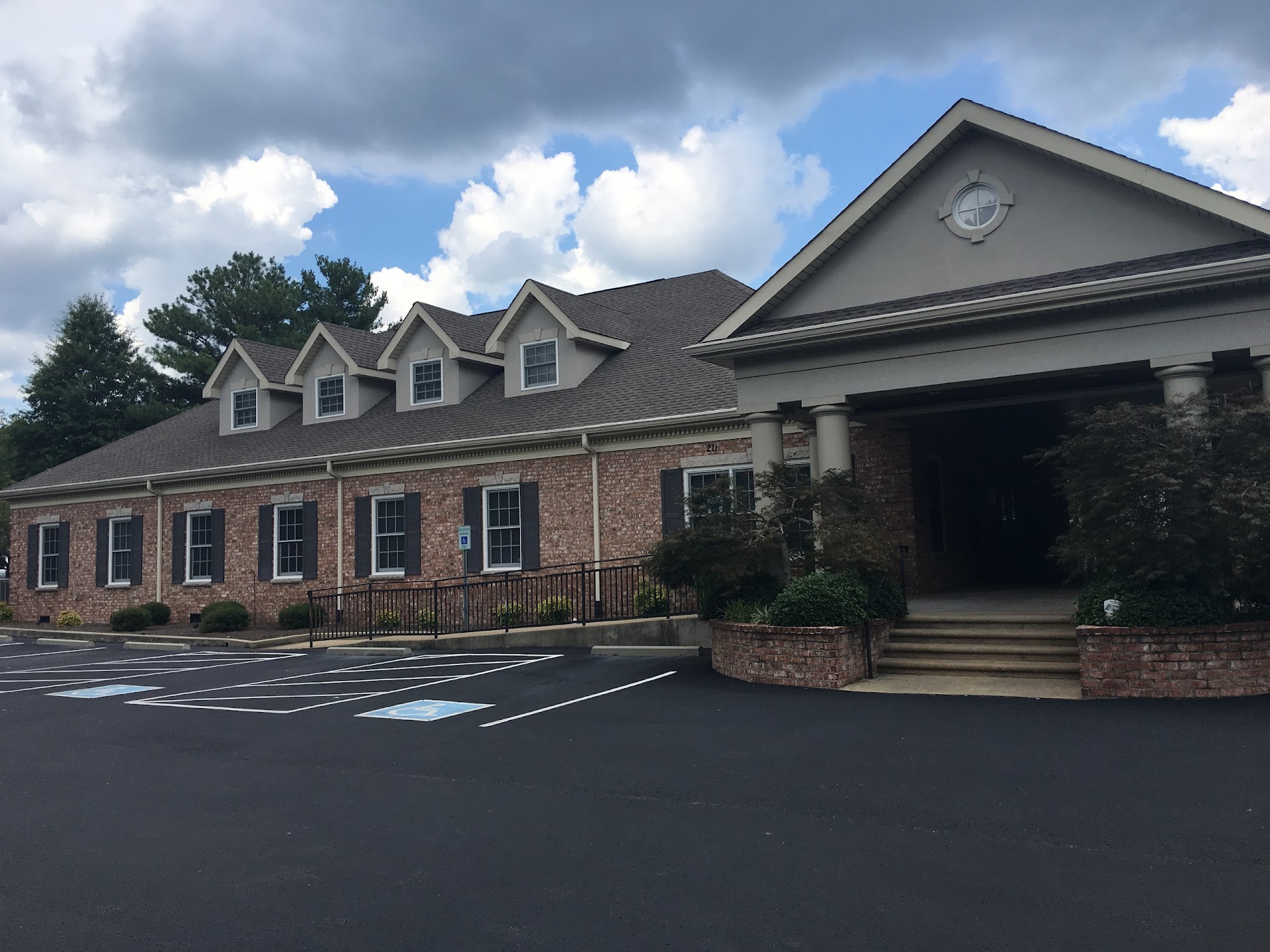 Dentist in Jackson, TN